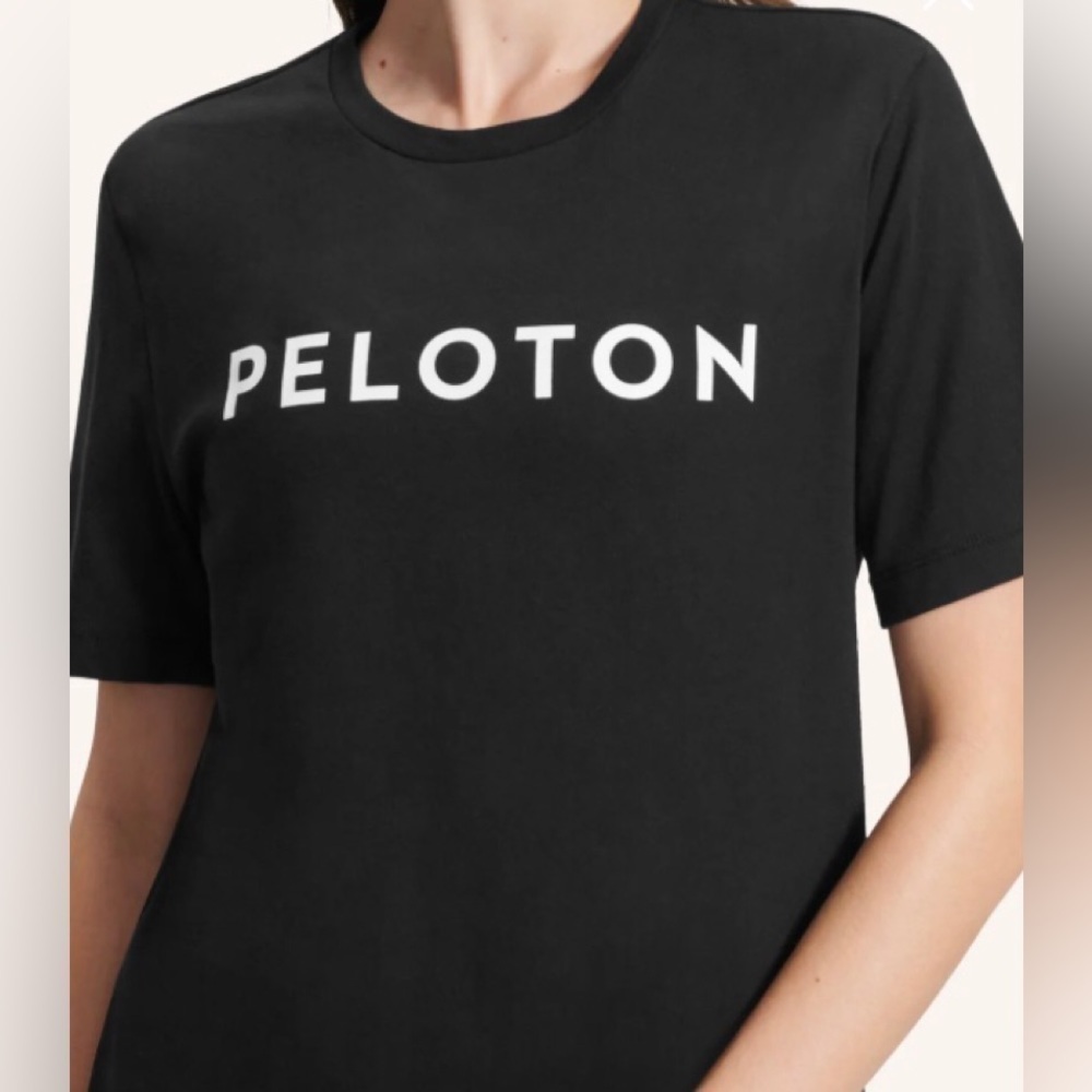 PELOTON Reach 100 Classic Short Sleeve Tee Woman’s Sz. M Black Work~Out Run